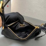 2025年早春新品入荷 PRADA  バッグ  3工場