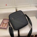 2025年早春新品入荷 Bottega Veneta   バッグの男性 3工場