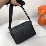 2025年早春新品入荷 Bottega Veneta   バッグの男性 3工場