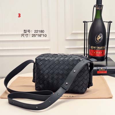 2025年早春新品入荷 Bottega Veneta   バ...