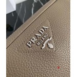 2025年早春新品入荷PRADA   バッグ 3工場