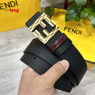 2025年早春新品入荷 FENDI 本革 ベルト LANG工...