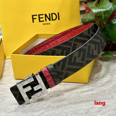 2025年早春新品入荷 FENDI 本革 ベルト LANG工...