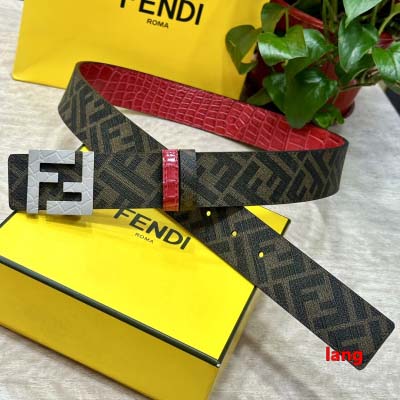 2025年早春新品入荷 FENDI 本革 ベルト LANG工...