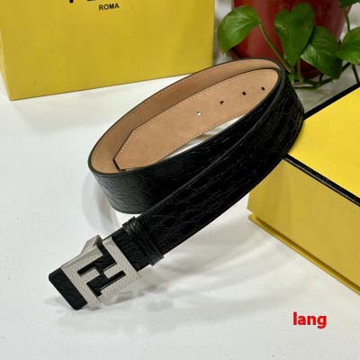 2025年早春新品入荷 FENDI 本革 ベルト LANG工...