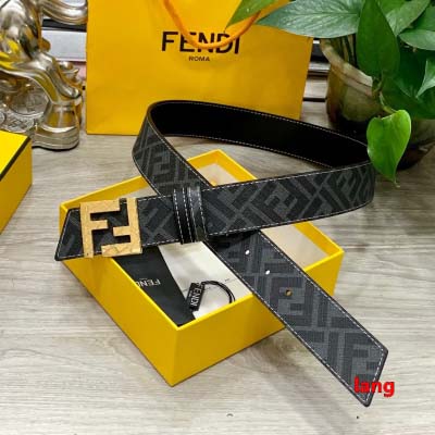 2025年早春新品入荷 FENDI 本革 ベルト LANG工...