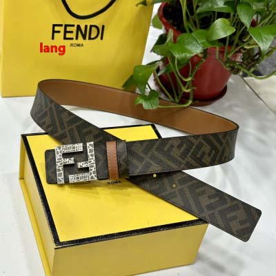 2025年早春新品入荷 FENDI 本革 ベルト LANG工場