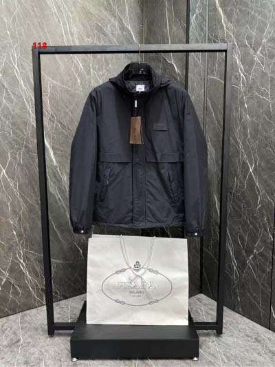 2025年1月21日早春新品入荷 バーバリー 綿入れの服ジャ...