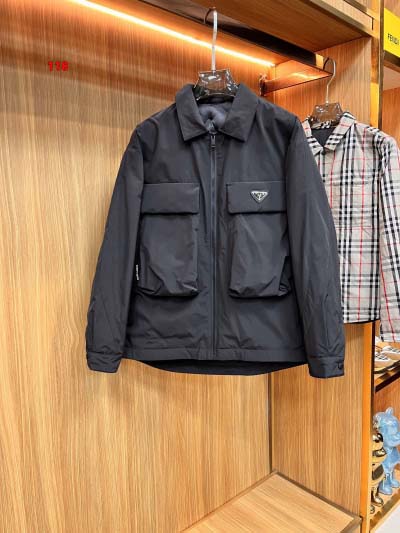 2025年1月21日早春新品入荷 PRADA 綿入れの服ジャ...