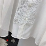 Ermanno Scervino 25SS---早春の新作、水溶性フラワー刺繍入りシルクブラウス。