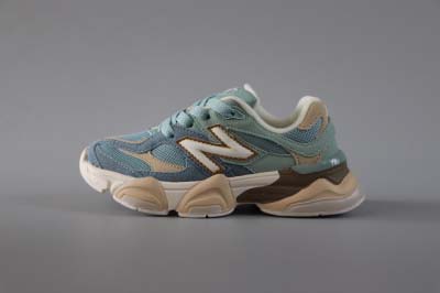 2025年1月30日新品入荷 New Balance 子供靴...