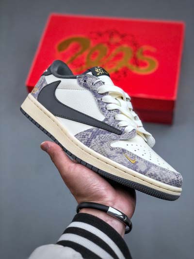 2025年1月30日新品入荷Travis Scott x N...