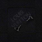 LouisVuitton -ルイ?ヴィトン22SS胸ブローチチェッカーニットです