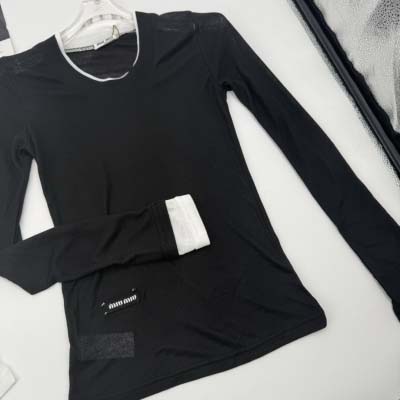MiuMiu新作ラウンドネックボトムシャツ
