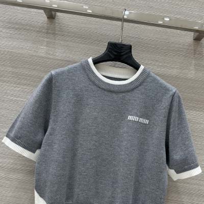 2025年2月5日新商品「miumiu」ニットの半袖上着