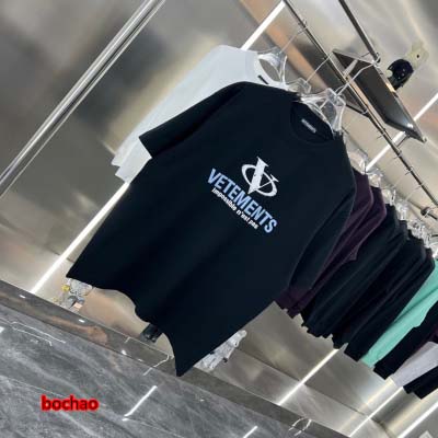 2025年2月10日 新作入荷 VETEMENTS 半袖Tシャツbochao 工場