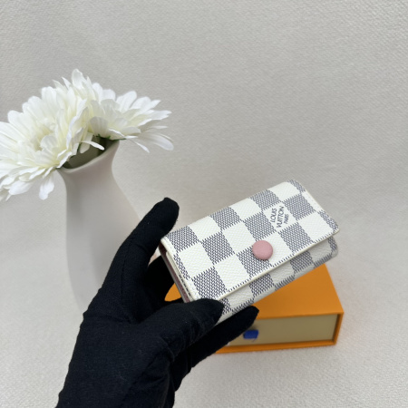 2025年2月24日早春新品M62630  SIZE:10.5x 7.0x 2.0 cm   ルイヴィトン6連キーケース zy工場