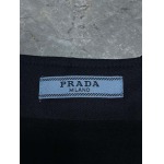 2025年2月5日の新着商品 Prada プリーツのハーフスカート
