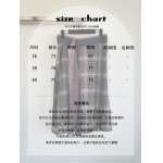 フェンディのハーフスカート2025年2月7日発売です
