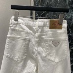 Pradaデニムパンツ2025年2月7日発売です