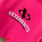 2025年2月10日 新作入荷 VETEMENTS 半袖Tシャツbochao 工場