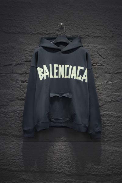 2025年2月13日新商品Balenciagaのパーカー H...