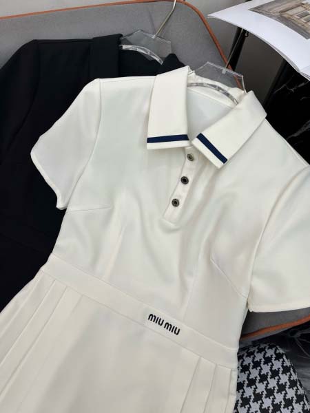 2025年3月19日入荷春夏新作Miumiuワンピース can工場