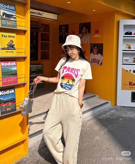 2025年3月23日入荷春夏新作Balenciaga半袖 Tシャツ can工場