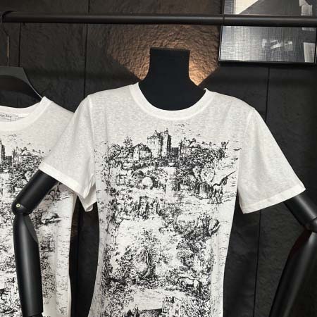 2025年3月23日入荷春夏新作Christian Dior半袖 Tシャツ can工場