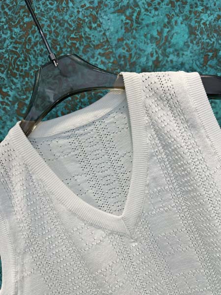 2025年3月23日入荷春夏新作Chanelvネックニット タンクトップ can工場