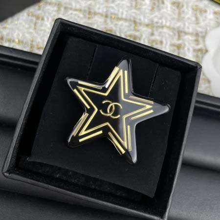 2025年3月7日入荷新品Chanelブローチギフト/誕生日...
