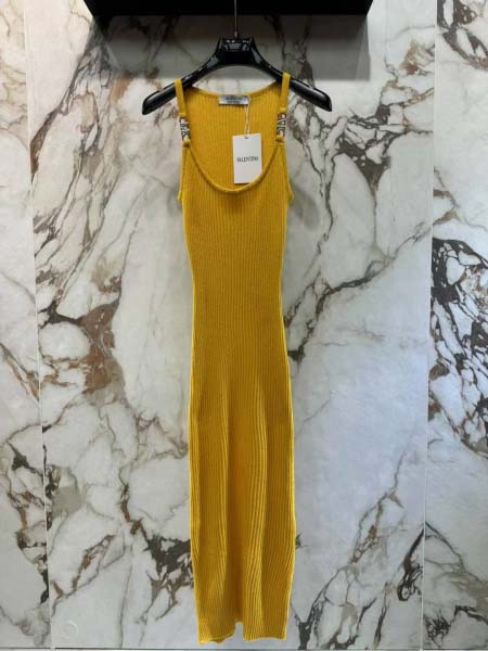 2025年3月19日入荷春夏新作VALENTINO ワンピー...