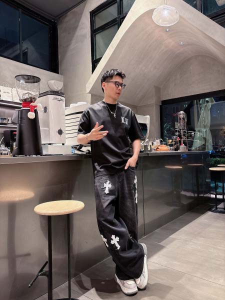 2025年4月4日入荷新作Louis Vuitton半袖 Tシャツ高級品/LD工場