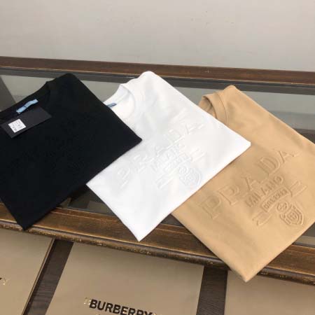 2025年4月20日入荷新作Prada半袖Tシャツ 超厳選★誕生日プレゼント/結婚祝い/内祝い/贈り物/YI+YI工場S-XL