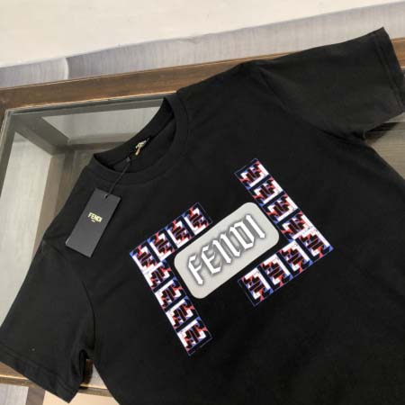 2025年4月22日入荷新作FENDI 半袖 Tシャツ★誕生日プレゼント/ファッションの流行/贈り物/YI+YI工場M-XXXL