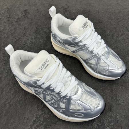 2025年4月23日入荷新品Valentino男女兼用原版復刻 ブランド靴本革製ギフト/誕生日/CT工場
