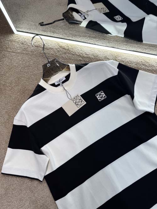 2025年4月23日入荷新作LOEWE半袖Tシャツ 原版复刻高級品超厳選★入手困難/誕生日プレゼント/yinx工場
