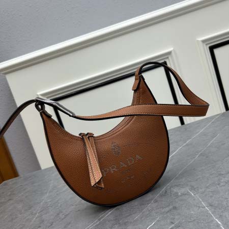 2025年4月27日入荷新作 PRADA バッグ  SIZE::21*13*5.5cm   /XX工場