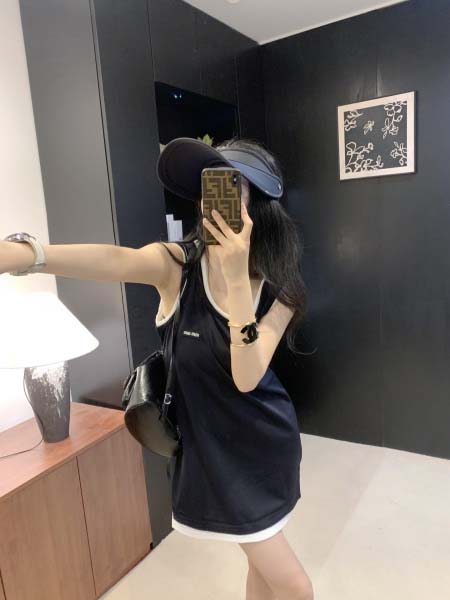 2025年4月29日入荷春夏新作MIUMIUワンピース can工場