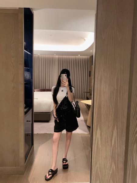 2025年4月29日入荷春夏新作Chanel半袖+ズボン can工場