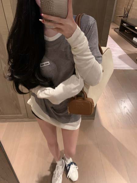 2025年4月29日入荷春夏新作Miumiu長袖Tシャツ can工場