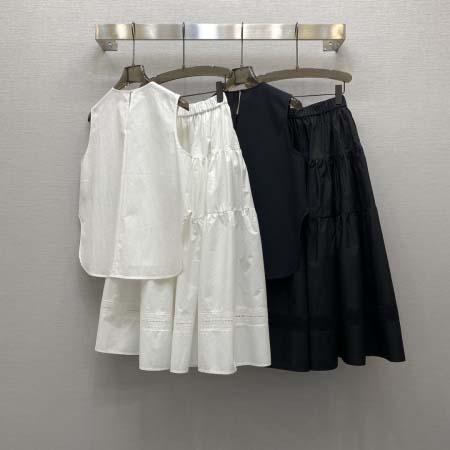 2025年4月29日入荷春夏新作VALENTINOセット上下 can工場