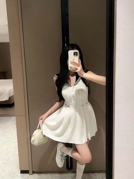 2025年4月29日入荷春夏新作Miumiuワンピース can工場