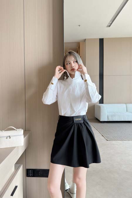 2025年4月30日入荷春夏新作Loeweハーフスカート can工場