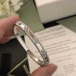 2025年4月4日入荷新品van cleef & arpels腕輪/ブレスレットギフト/誕生日/記念品/アクセサリーxin工場