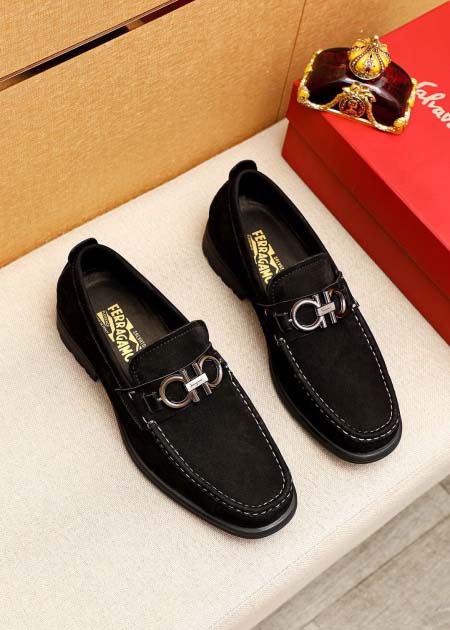 2025年4月10日入荷新品Ferragamoカジュアルシュ...