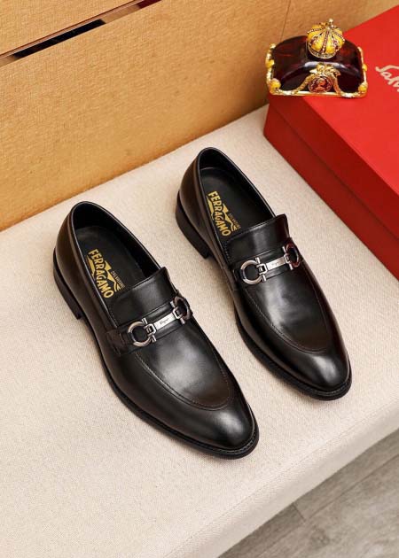 2025年4月10日入荷新品Ferragamoカジュアルシュ...