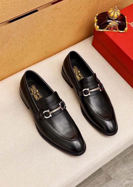 2025年4月10日入荷新品Ferragamoカジュアルシュ...