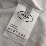 2025年4月20日入荷新作Prada半袖Tシャツ 超厳選★誕生日プレゼント/結婚祝い/内祝い/贈り物/YI+YI工場S-XL