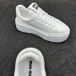 2025年4月22日入荷新品MiuMiu女性用原版復刻 ブランド靴本革製ギフト/誕生日/CT工場35-43